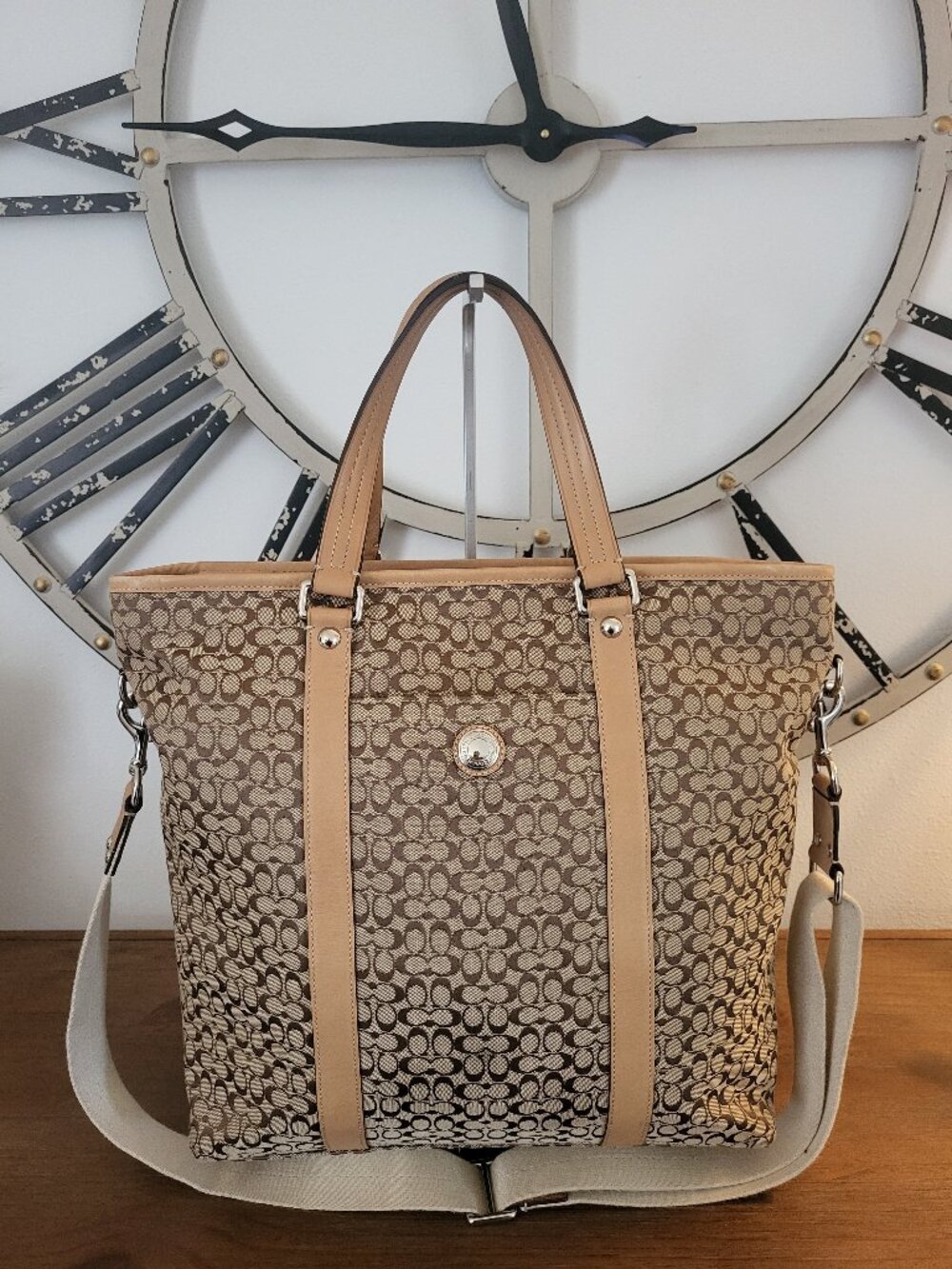 Coach Voyager Vintage Xl  Signature Canvas Tote